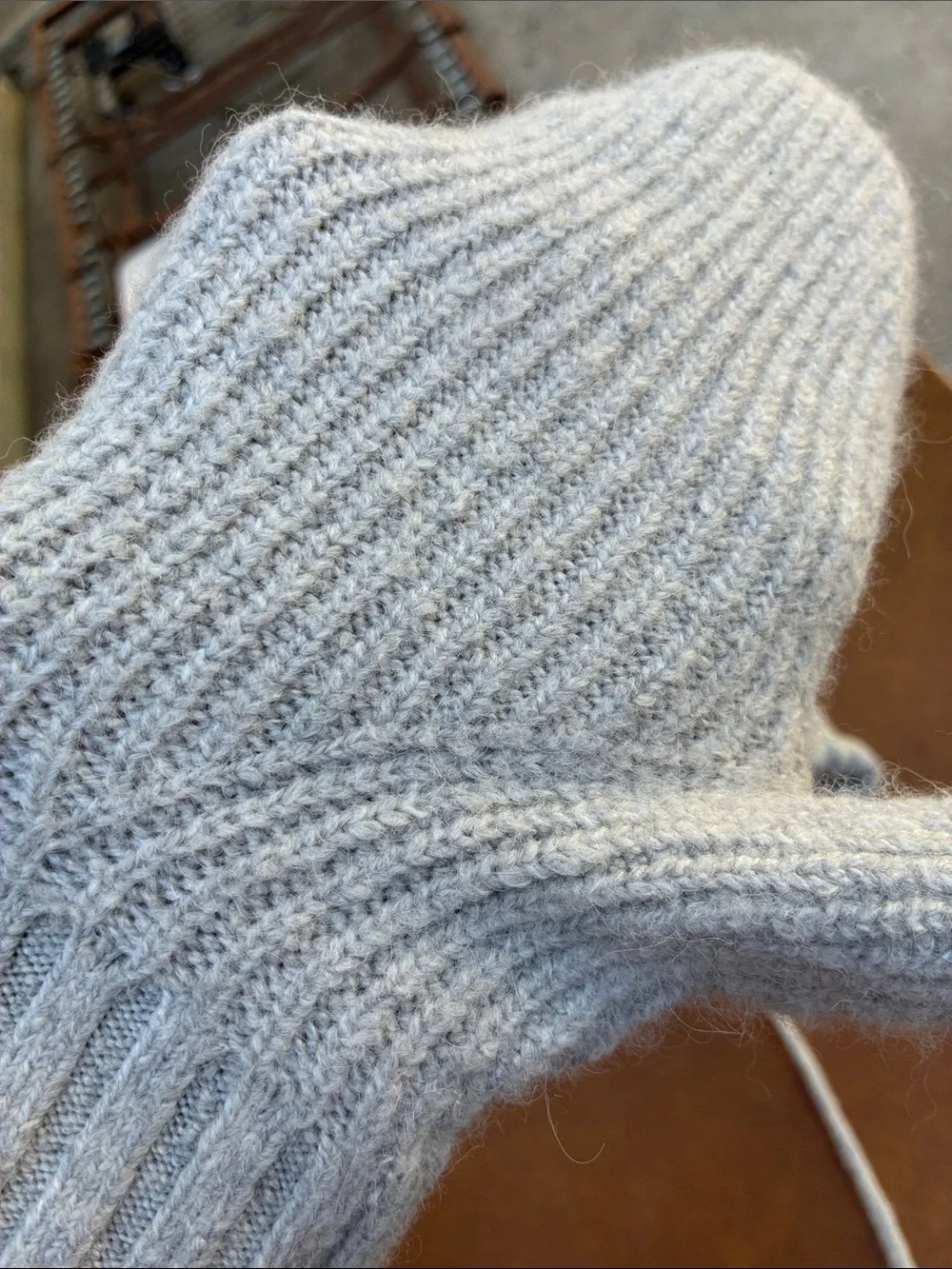 Lululemon Light Gray Ribbed Mittens with String Alpaca Wool Blend